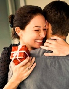 guy-gifting-wife